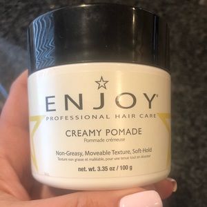 Enjoy creamy pomade